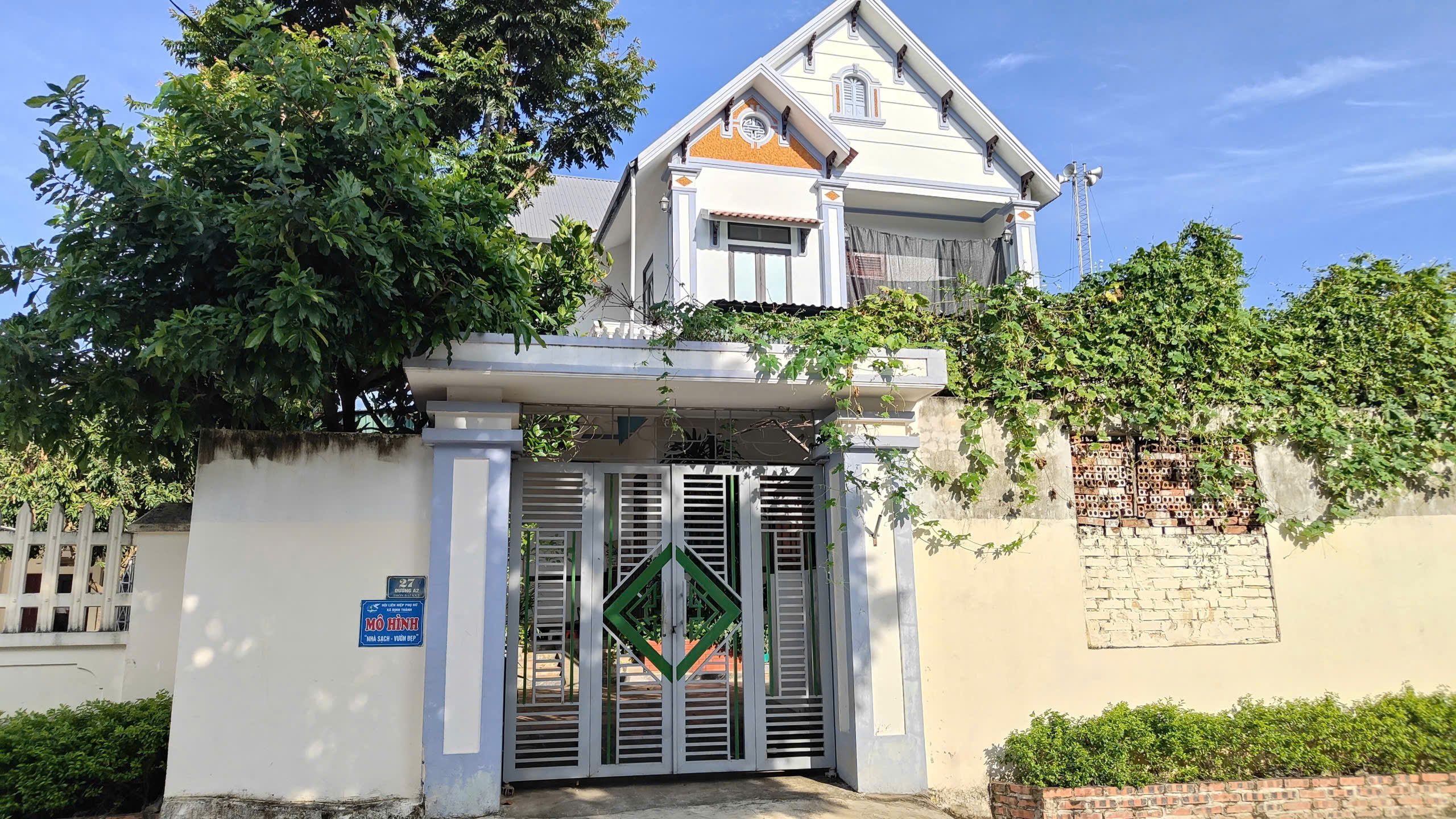 Anh-tin-bai
